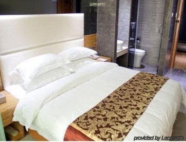 Super 8 Hotel Fuzhou Railway Station West Zewnętrze zdjęcie